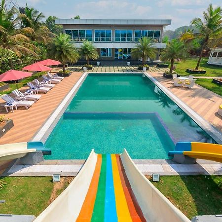 Saffronstays Palm Paradise, Kalyan Khadavli - Swimming Pool With Water Slides, Gazebo And Indoor Games Padghe 외부 사진