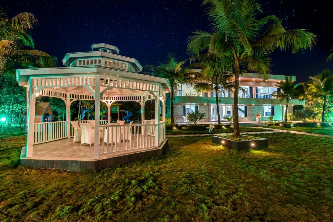 Saffronstays Palm Paradise, Kalyan Khadavli - Swimming Pool With Water Slides, Gazebo And Indoor Games Padghe 외부 사진