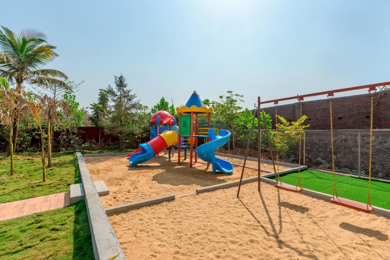 Saffronstays Palm Paradise, Kalyan Khadavli - Swimming Pool With Water Slides, Gazebo And Indoor Games Padghe 외부 사진